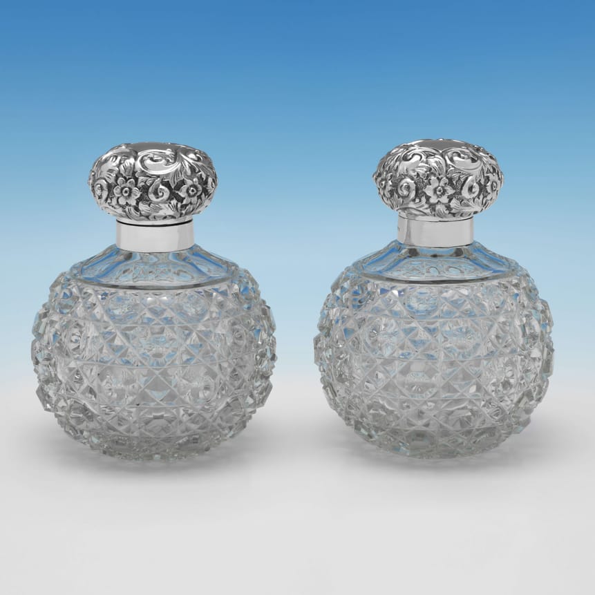 Antique Sterling Silver Pair Of Scent Bottles - Synyer & Beddoes Hallmarked In 1898 Birmingham - Victorian - Image 5